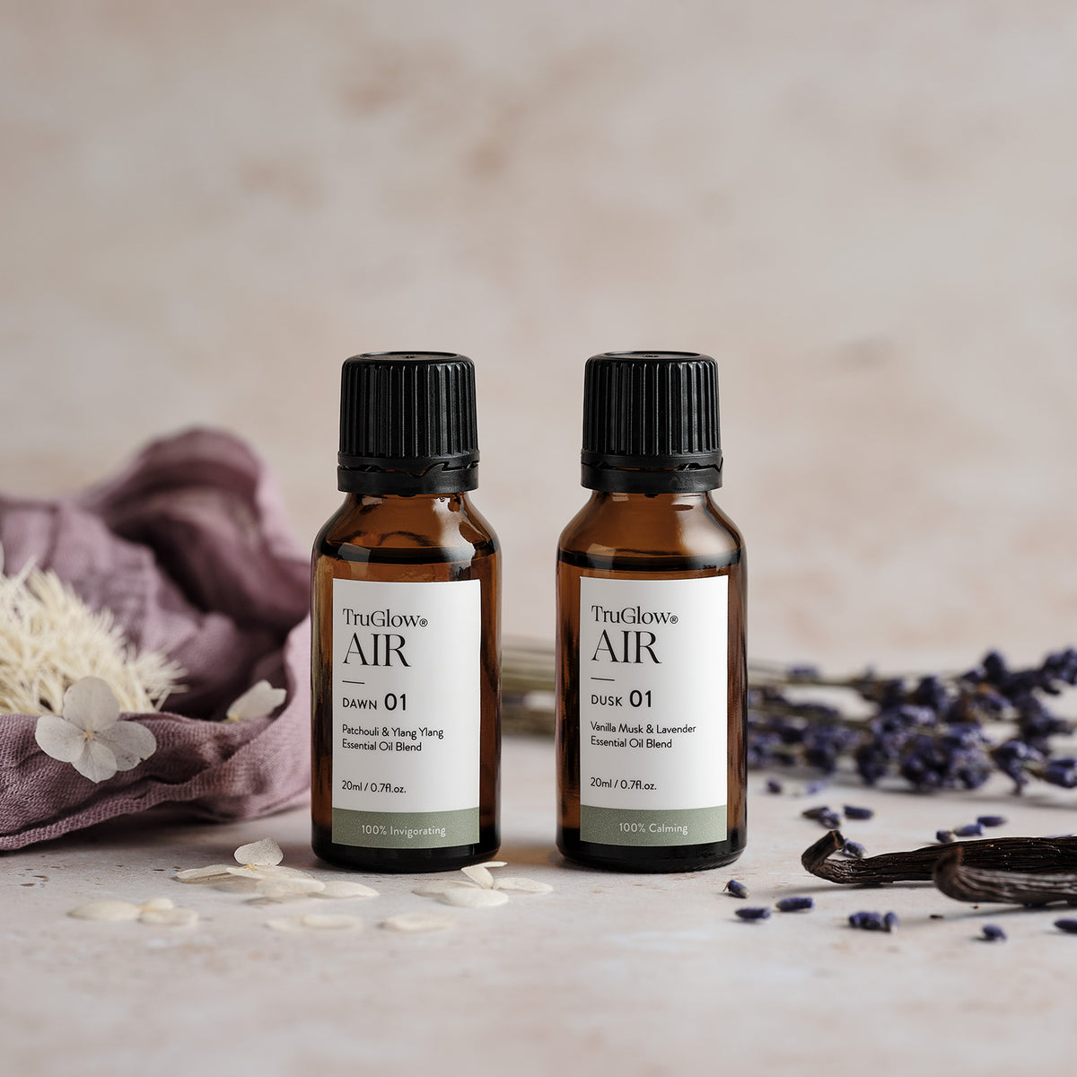 Zwei 20-ml-Duftölflaschen TruGlow AIR mit Patchouli-Ylang Ylang und Vanille-Moschus-Lavendel