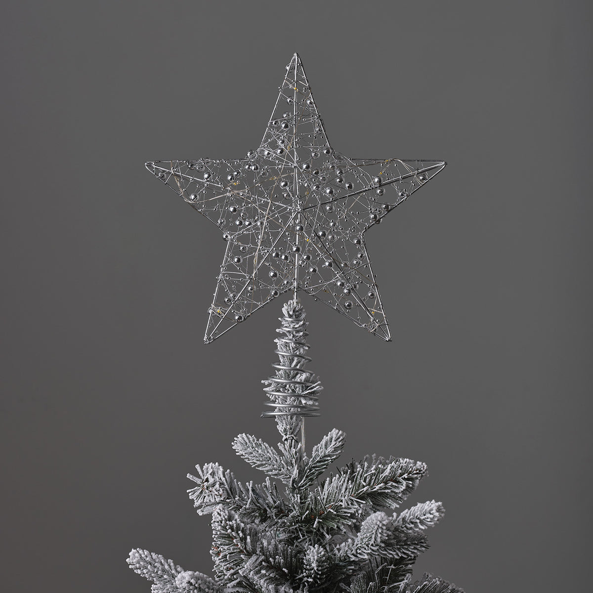 Unbeleuchtete LED-Stern Weihnachtsbaumspitze aus silberfarbenem Draht mit Perlen