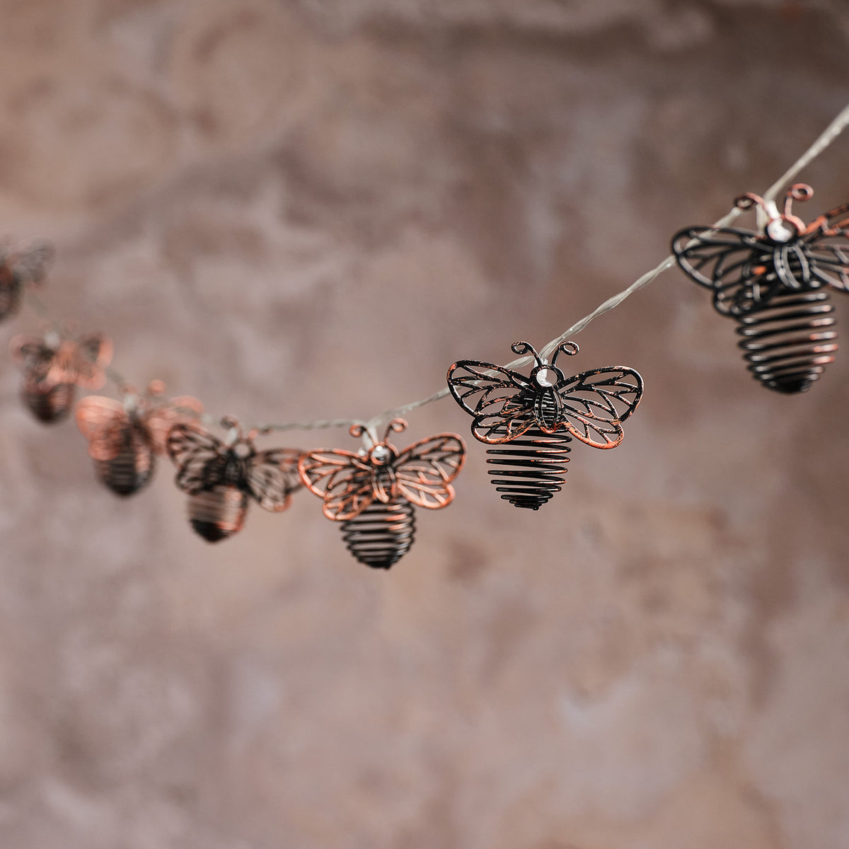 Bienen-Solar-Lichterkette mit 10 warmweißen LEDs aus Metall