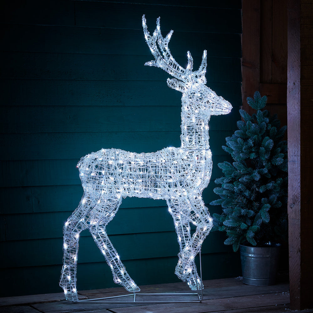128 cm Swinsty LED-Hirsch aus Acryl mit Farbwechsel und Fernbedienung in Kaltweiß