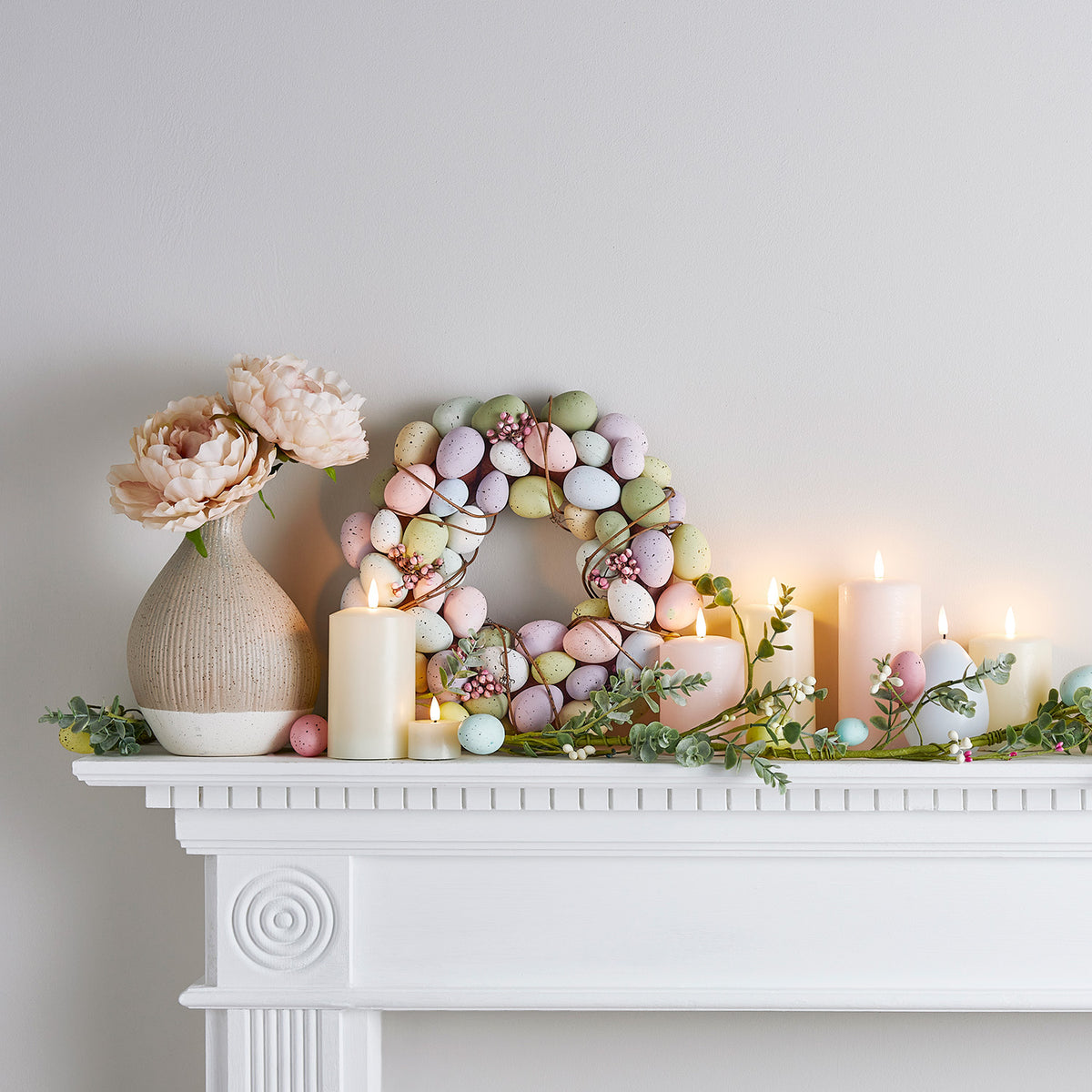 Barwagen mit rosa LED Kerzen, Prosecco, Gläsern und Herz-Lichterkette